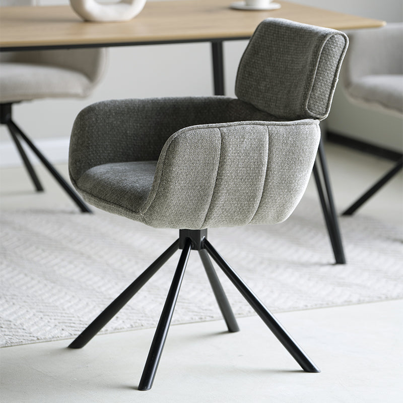 Fauteuil à dîner pivotant Elara HDC233029 en chenille beige, avec base métallique dorée et mécanisme de rotation fluide, pour salle à manger ou cuisine ouverte
