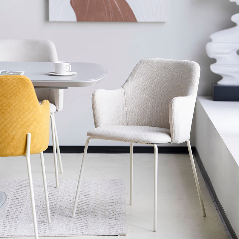 Apportez une ambiance scandinave apaisante à votre salle à manger avec les fauteuils salle à manger Dahlia d’OFCASA (lot de 2) : assises moelleuses, pieds chromés et accoudoirs ergonomiques pour des repas détendus et un intérieur élégant.