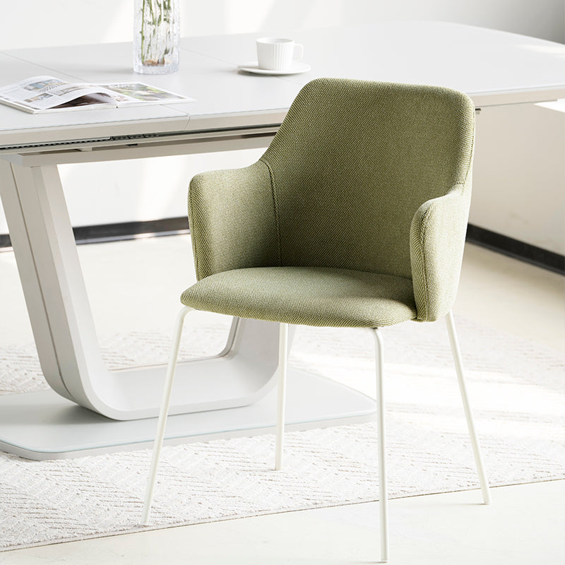 Apportez une ambiance scandinave apaisante à votre salle à manger avec les fauteuils salle à manger Dahlia d’OFCASA (lot de 2) : assises moelleuses, pieds chromés et accoudoirs ergonomiques pour des repas détendus et un intérieur élégant.