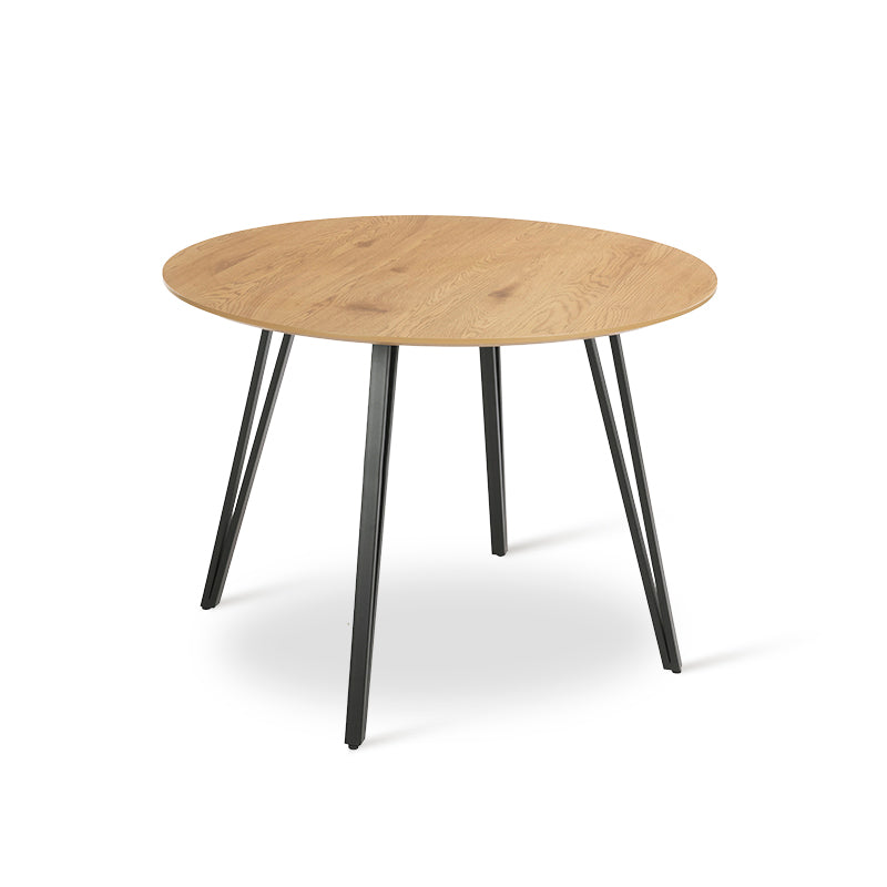 Ajoutez une touche de chaleur scandinave aux intérieurs modernes avec la Table de Salle à Manger Ronde Fareeha de 100 cm d’OFCASA. Plateau en mélamine aspect bois, pieds noirs élégants, durable et facile à nettoyer.