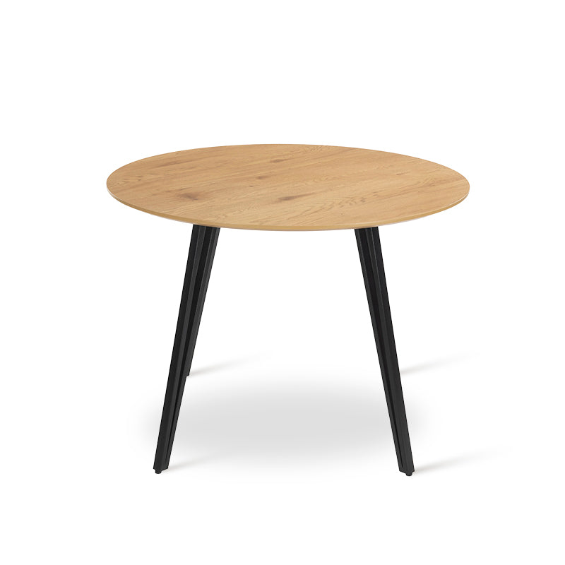 Ajoutez une touche de chaleur scandinave aux intérieurs modernes avec la Table de Salle à Manger Ronde Fareeha de 100 cm d’OFCASA. Plateau en mélamine aspect bois, pieds noirs élégants, durable et facile à nettoyer.