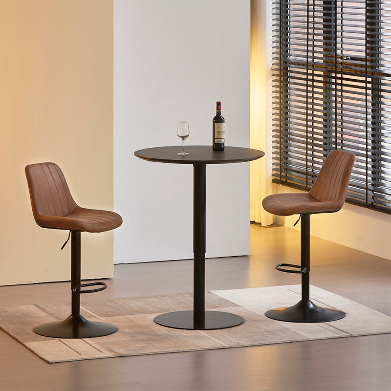 Découvrez les tabourets de bar OFCASA Jarvis AH : hauteur réglable de 62 à 82 cm avec vérin hydraulique, assise pivotante à 360°, revêtement en similicuir et base en métal stable — un choix idéal pour les cuisines modernes.
