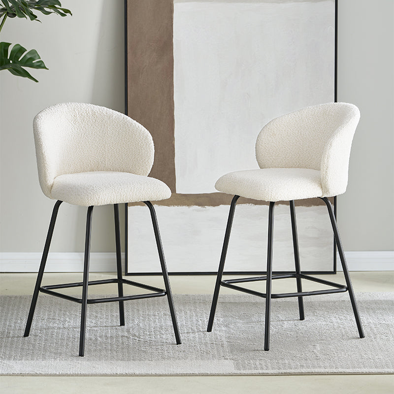 Sublimez votre îlot de cuisine avec les OFCASA Yasin Tabourets de cuisine en tissu bouclé. Revêtement en tissu bouclé doux et structure métallique robuste pour un siège confortable et élégant, parfait pour les intérieurs modernes.