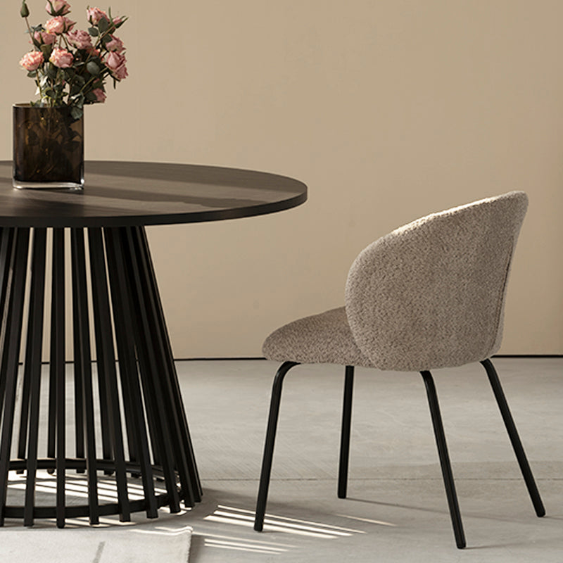 Chaises et fauteuils Ofcasa en similicuir - collections verte et marron pour salle à manger et cuisine. Décoration intérieure et ensembles de meubles design. Chaise à manger en similicuir，Fauteuil de salle à manger design，Ensemble de chaises pour cuisine，Décoration intérieure contemporaine，Meubles de salle à manger en cuir