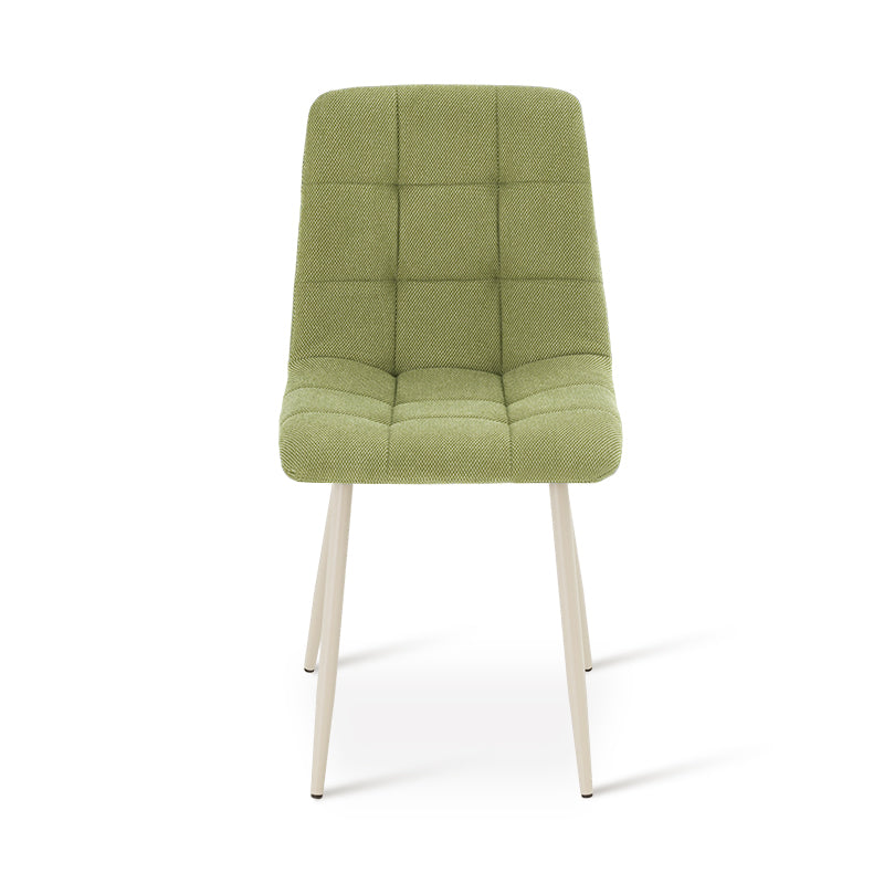 Alliez confort et style avec la chaise Aoife : revêtement en lin mélangé, surpiqûres en losange et pieds métalliques fins pour une élégance moderne.
