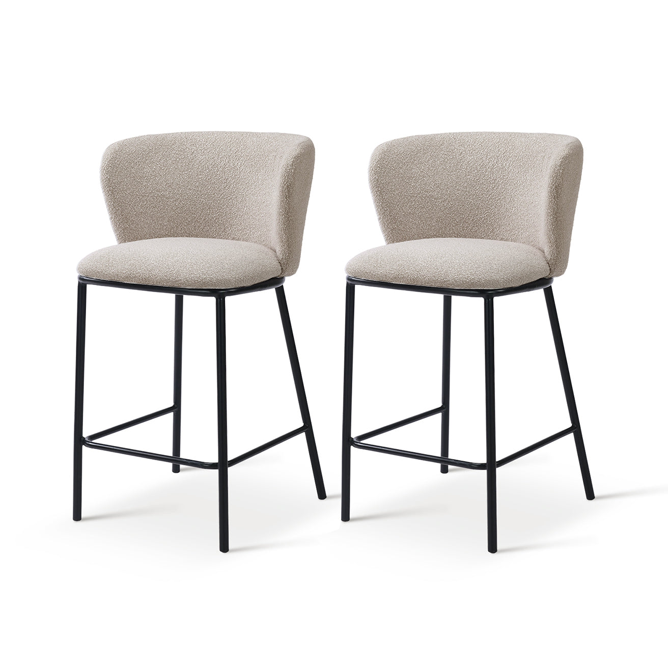 Rafraîchissez votre coin bar ou votre espace petit-déjeuner avec les Tabourets de Bar Karin d’OFCASA. Un revêtement doux en bouclé, un large dossier confortable et une structure métallique robuste de 65 cm pour un style élégant dans les maisons modernes.